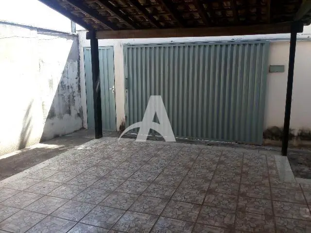Foto 2 de Casa com 3 Quartos à venda, 250m² em Carajas, Uberlândia