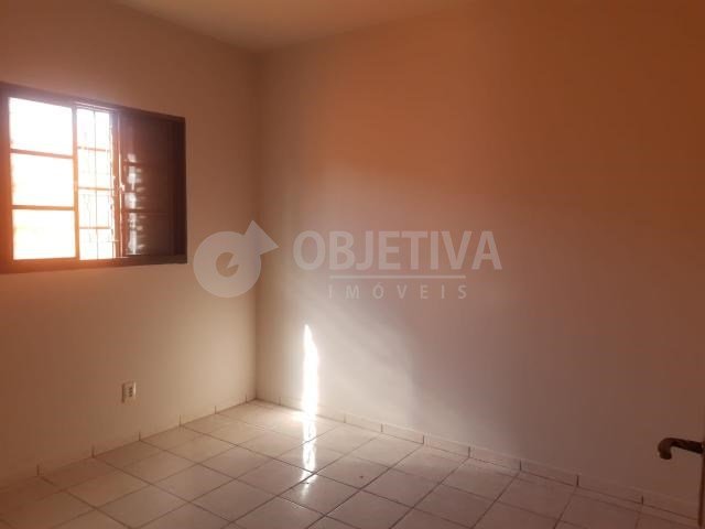 Foto 2 de Casa com 3 Quartos para alugar, 250m² em Jardim das Palmeiras, Uberlândia