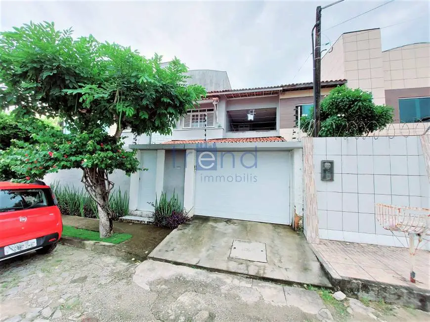 Foto 1 de Casa com 4 Quartos à venda, 155m² em Engenheiro Luciano Cavalcante, Fortaleza