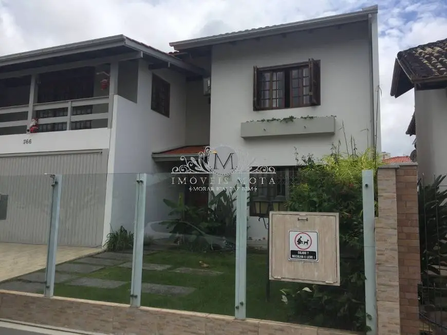 Foto 5 de Casa com 4 Quartos à venda, 250m² em Itacorubi, Florianópolis