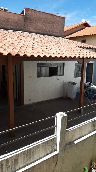 Foto 2 de Casa com 4 Quartos à venda, 250m² em Santa Rosa, Belo Horizonte