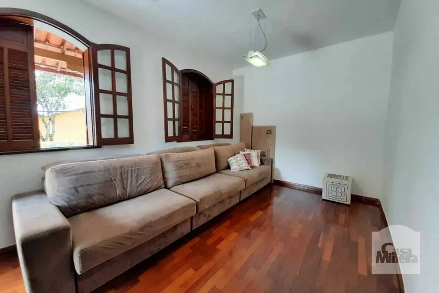 Foto 1 de Casa com 4 Quartos à venda, 269m² em Santa Rosa, Belo Horizonte
