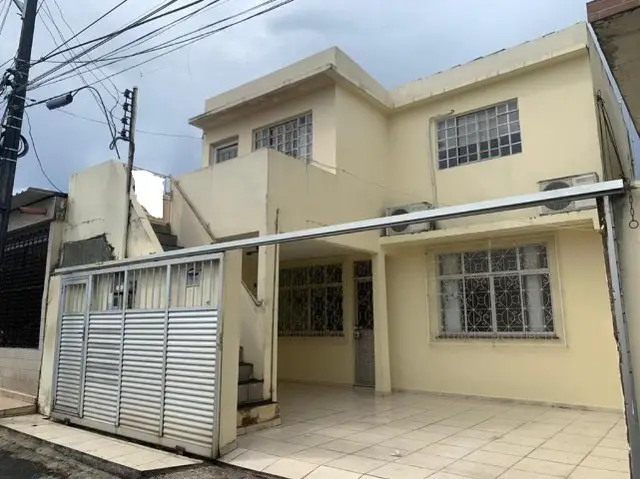 Foto 1 de Casa com 5 Quartos à venda, 200m² em Compensa, Manaus