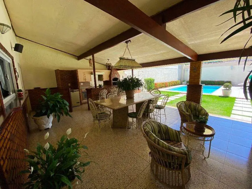 Foto 4 de Casa com 6 Quartos à venda, 594m² em Camboinhas, Niterói