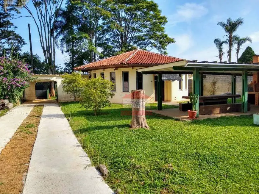 Foto 2 de Chácara com 2 Quartos para alugar, 71m² em Jardim San Ressore, Cotia