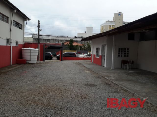 Foto 1 de Lote/Terreno para alugar, 364m² em Estreito, Florianópolis