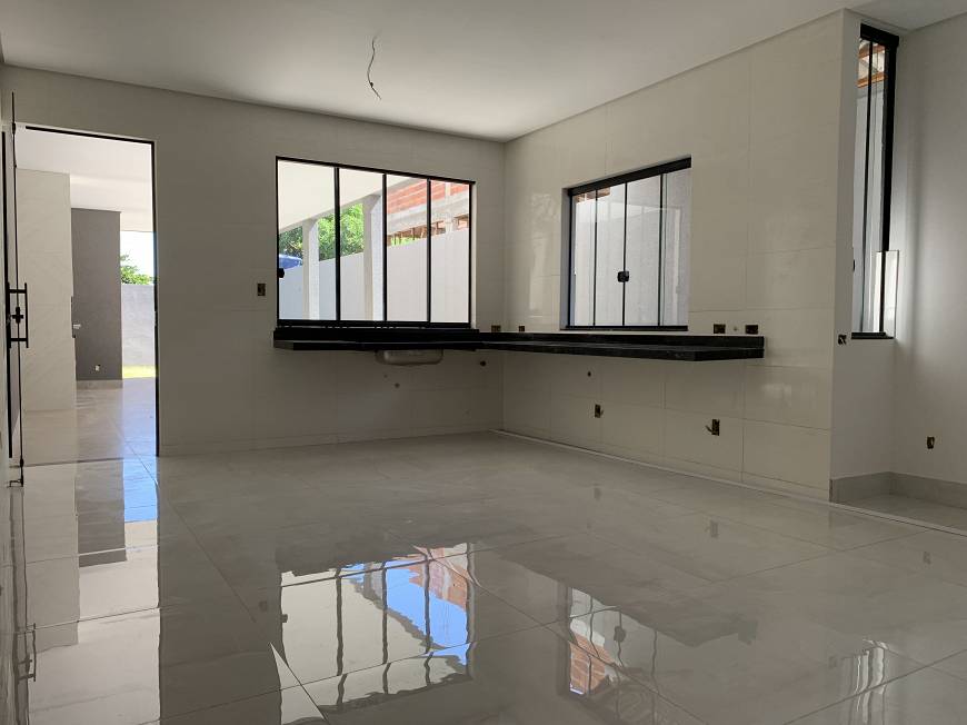 Foto 1 de Sobrado com 3 Quartos à venda, 160m² em Jardim Balneário Meia Ponte, Goiânia