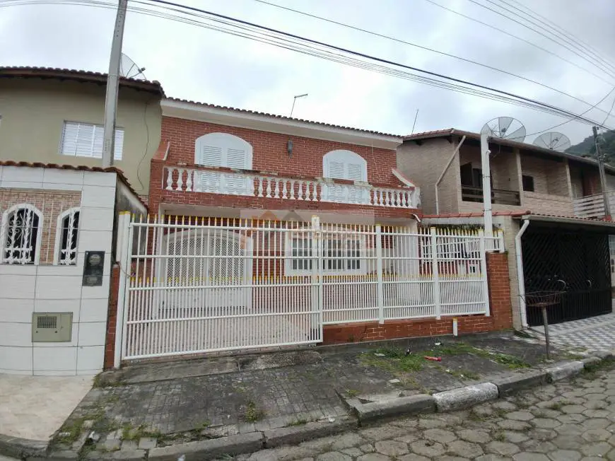 Foto 1 de Sobrado com 3 Quartos à venda, 143m² em Vila Sao Paulo, Mongaguá