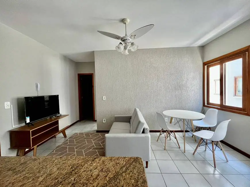 Foto 2 de Apartamento com 1 Quarto à venda, 49m² em Zona Nova, Capão da Canoa