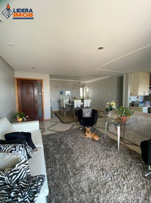 Foto 2 de Apartamento com 3 Quartos à venda, 150m² em Santa Mônica, Feira de Santana