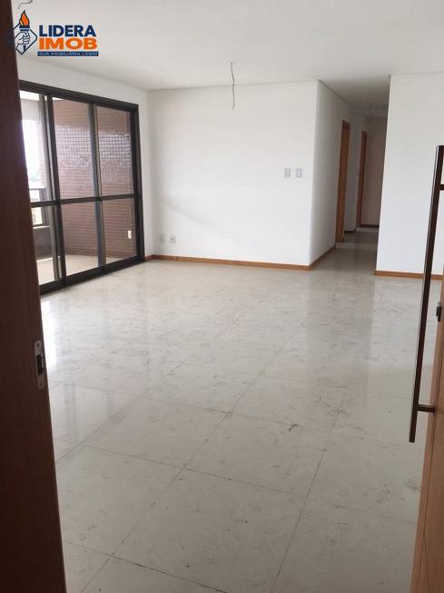 Foto 1 de Apartamento com 3 Quartos à venda, 170m² em Santa Mônica, Feira de Santana