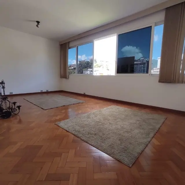 Foto 2 de Apartamento com 4 Quartos à venda, 142m² em Centro, Petrópolis