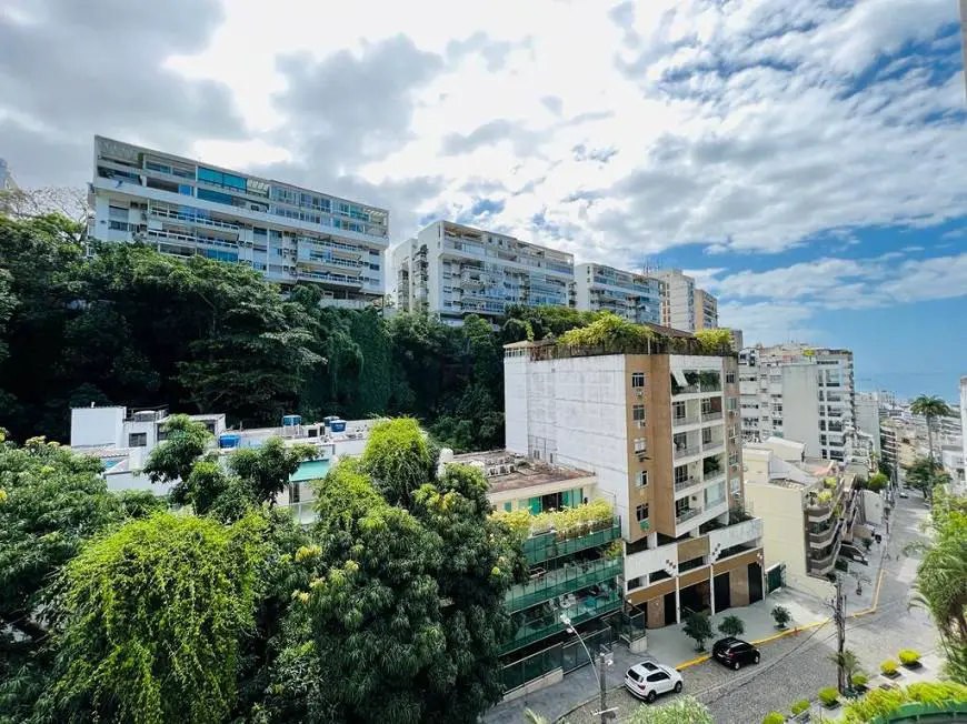 Foto 2 de Apartamento com 4 Quartos à venda, 170m² em Leblon, Rio de Janeiro