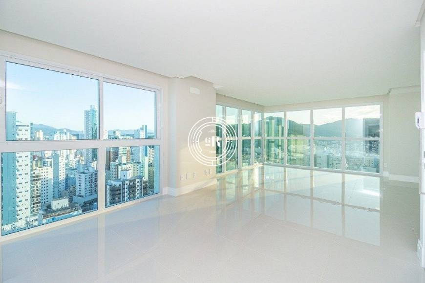 Foto 3 de Apartamento com 4 Quartos à venda, 140m² em Quadra Mar Centro, Balneário Camboriú