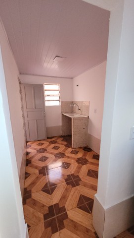 Foto 1 de Casa com 1 Quarto para alugar, 35m² em Parque Anchieta, Rio de Janeiro