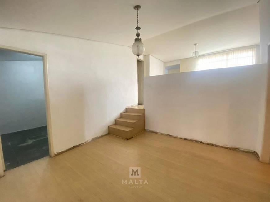 Foto 3 de Casa com 2 Quartos para alugar, 150m² em Cinqüentenário, Belo Horizonte