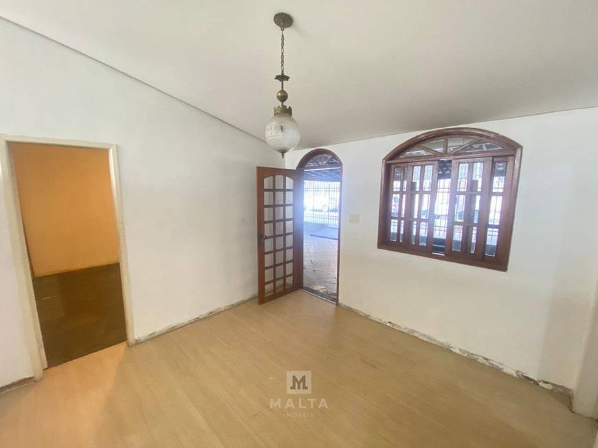 Foto 4 de Casa com 2 Quartos para alugar, 150m² em Cinqüentenário, Belo Horizonte