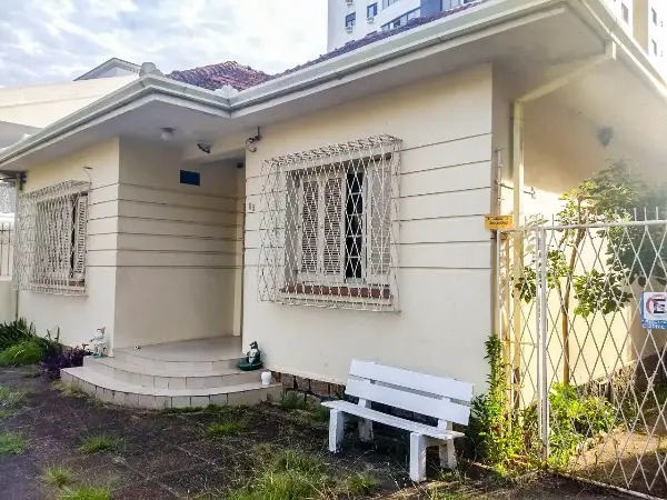 Foto 2 de Casa com 2 Quartos à venda, 192m² em Petrópolis, Porto Alegre