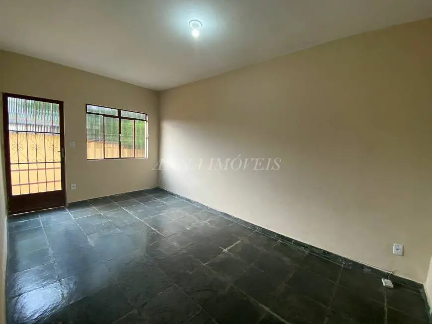 Foto 1 de Casa com 2 Quartos para alugar, 66m² em São Geraldo, Volta Redonda