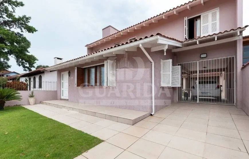 Foto 1 de Casa com 3 Quartos à venda, 290m² em Cavalhada, Porto Alegre