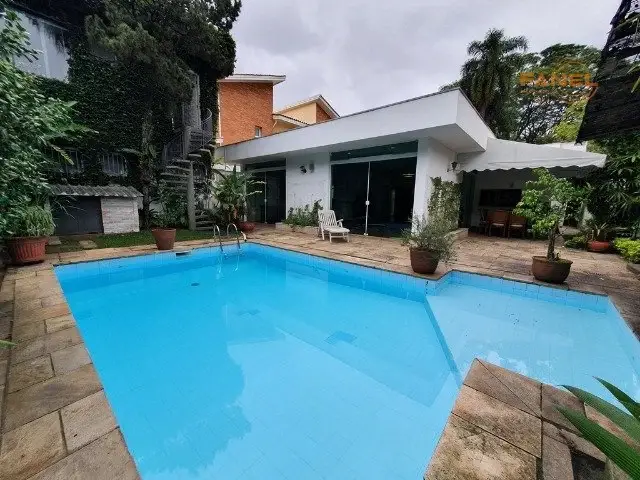 Foto 1 de Casa com 3 Quartos para alugar, 197m² em Caxingui, São Paulo