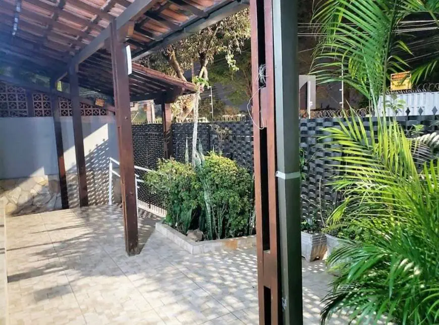 Foto 2 de Casa com 3 Quartos à venda, 80m² em Santa Amélia, Belo Horizonte