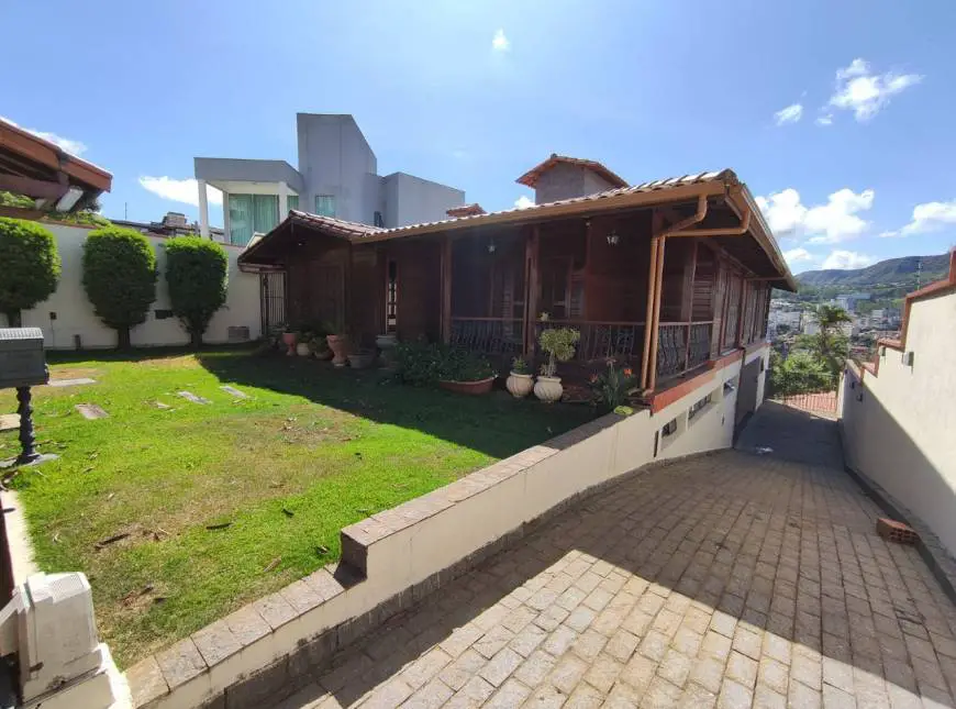 Foto 1 de Casa com 4 Quartos à venda, 673m² em São Bento, Belo Horizonte