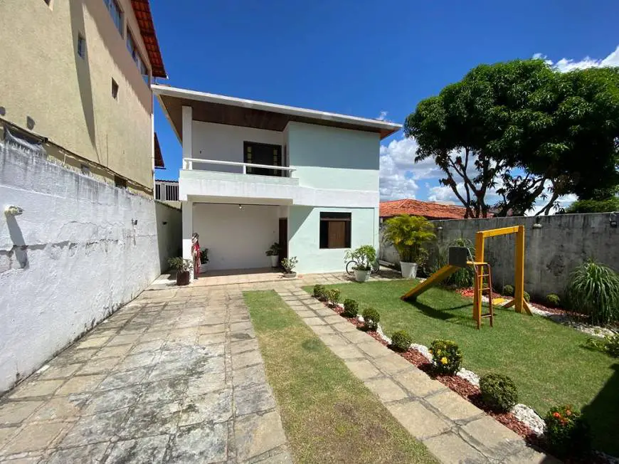 Foto 1 de Casa com 5 Quartos à venda, 300m² em Centro, Lauro de Freitas