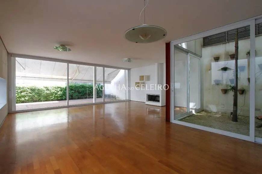Foto 1 de Casa com 5 Quartos para alugar, 280m² em Jardim Paulistano, São Paulo
