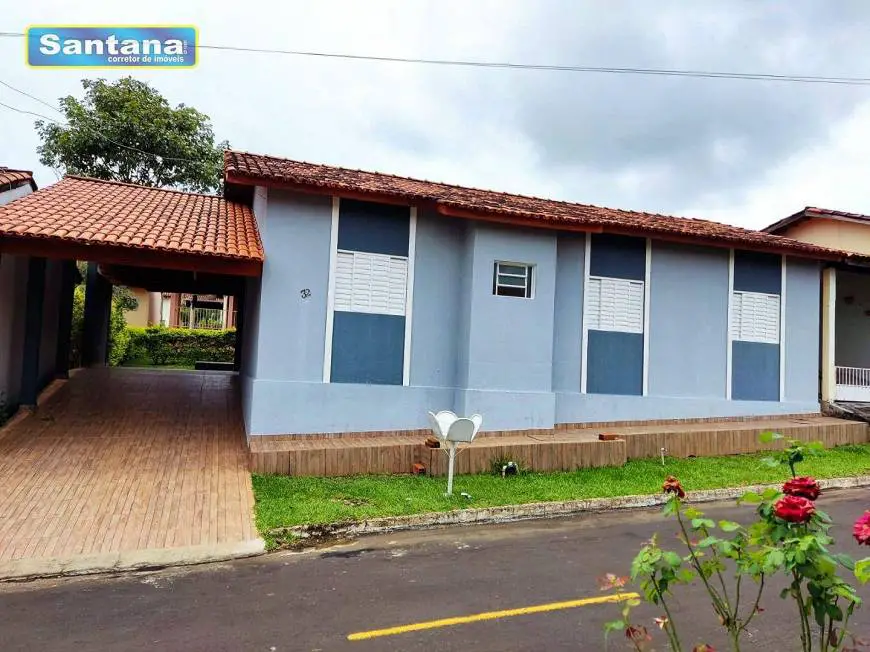 Foto 1 de Casa de Condomínio com 3 Quartos à venda, 168m² em Residencial Village, Caldas Novas