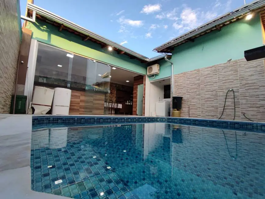 Foto 1 de Casa de Condomínio com 3 Quartos à venda, 190m² em Setor Lagoa Quente, Caldas Novas