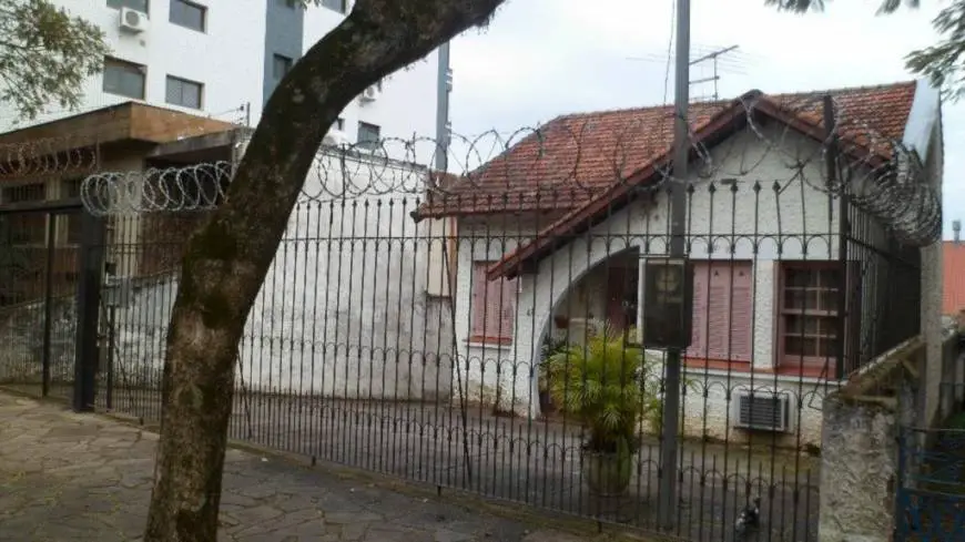 Foto 3 de Lote/Terreno à venda, 301m² em Jardim Lindóia, Porto Alegre