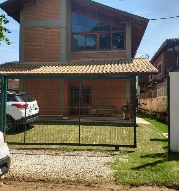 Foto 1 de Sobrado com 4 Quartos à venda, 224m² em Lagoinha, Ubatuba