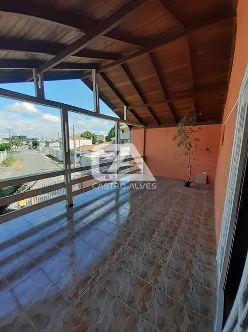Foto 2 de Sobrado com 4 Quartos à venda, 105m² em Uberaba, Curitiba