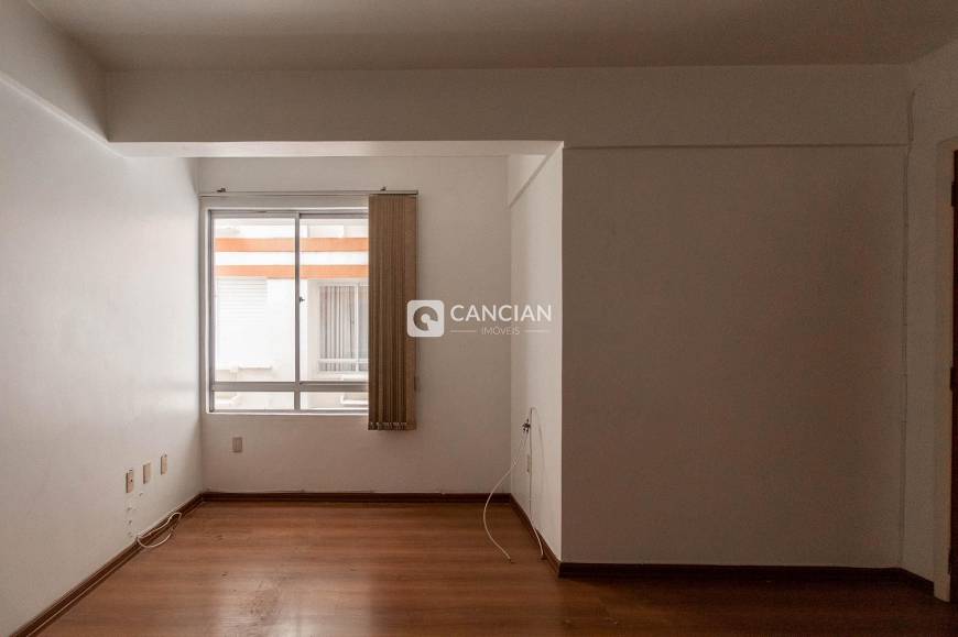 Foto 3 de Apartamento com 1 Quarto à venda, 52m² em Nossa Senhora das Dores, Santa Maria