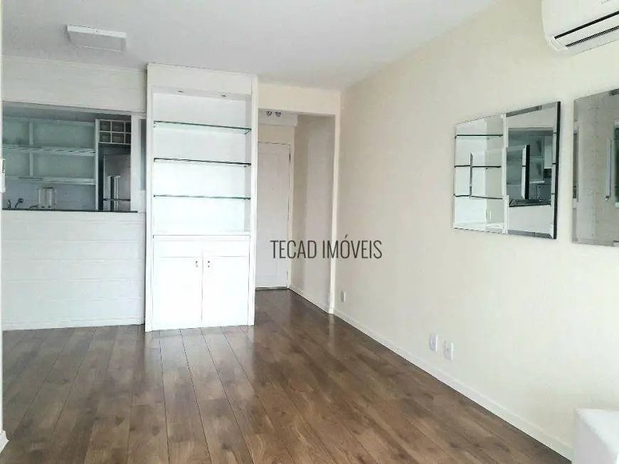 Foto 4 de Apartamento com 2 Quartos à venda, 75m² em Cerqueira César, São Paulo