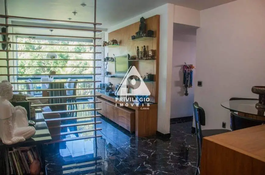 Foto 2 de Apartamento com 3 Quartos à venda, 114m² em Laranjeiras, Rio de Janeiro