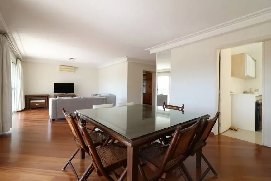Foto 1 de Apartamento com 3 Quartos para alugar, 212m² em Vila Nova Conceição, São Paulo