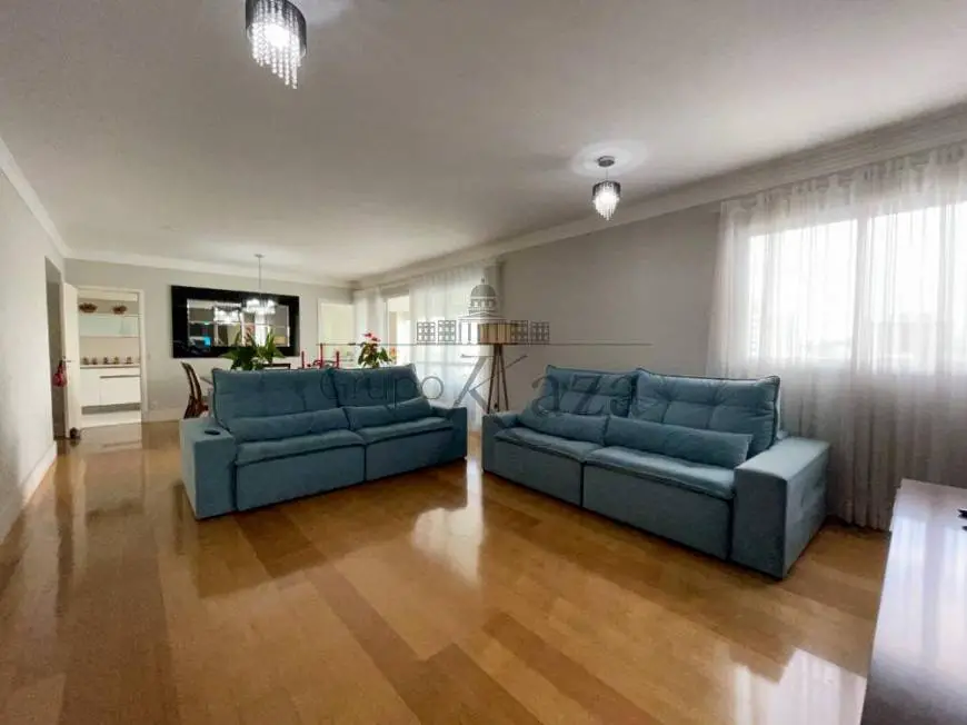Foto 5 de Apartamento com 4 Quartos à venda, 233m² em Vila Adyana, São José dos Campos