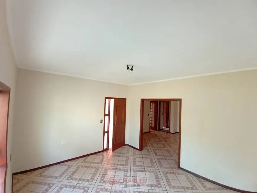 Foto 4 de Casa com 3 Quartos para alugar, 200m² em Centro, Mogi Mirim