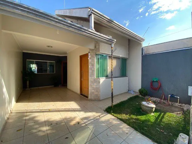 Foto 1 de Casa com 3 Quartos à venda, 150m² em Jardim Monte Rei, Maringá