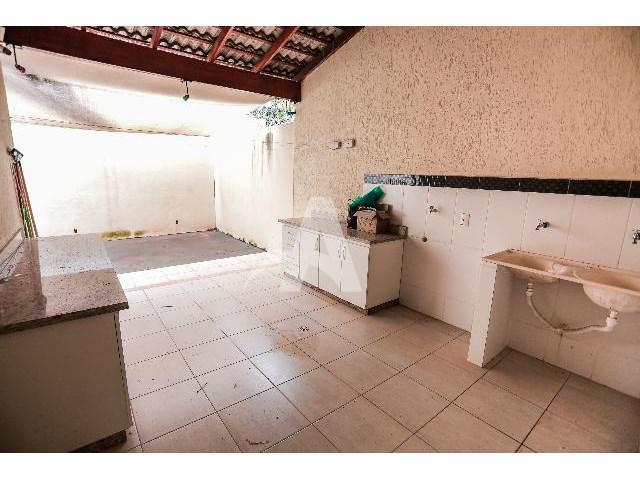 Foto 2 de Casa com 3 Quartos à venda, 360m² em Tubalina, Uberlândia