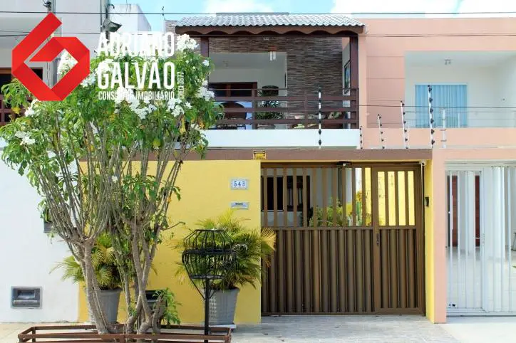 Foto 1 de Casa com 4 Quartos para alugar, 147m² em Antares, Maceió
