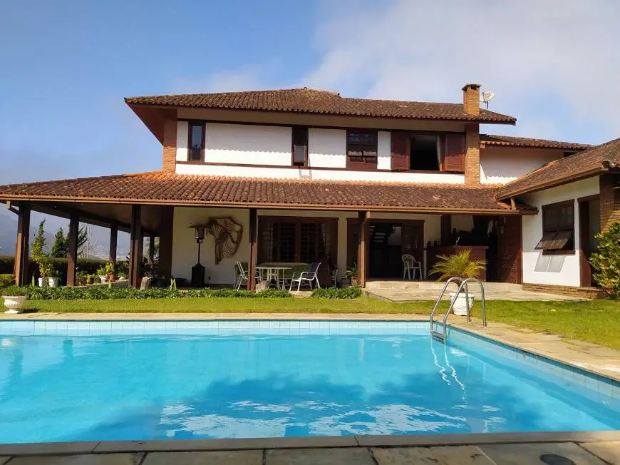 Foto 1 de Casa com 4 Quartos à venda, 350m² em Iúcas, Teresópolis