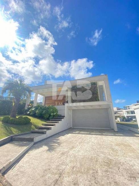 Foto 2 de Casa com 4 Quartos à venda, 471m² em Praia Brava, Itajaí