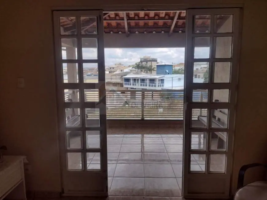 Foto 3 de Casa com 4 Quartos à venda, 360m² em Sapucaia II, Contagem