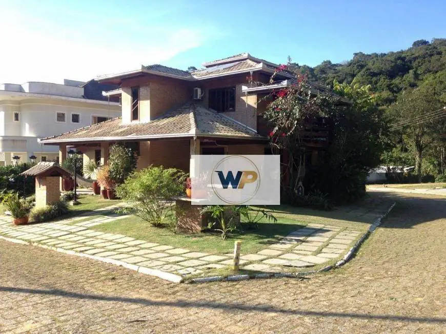 Foto 1 de Casa de Condomínio com 3 Quartos para alugar, 250m² em Ariribá, Balneário Camboriú