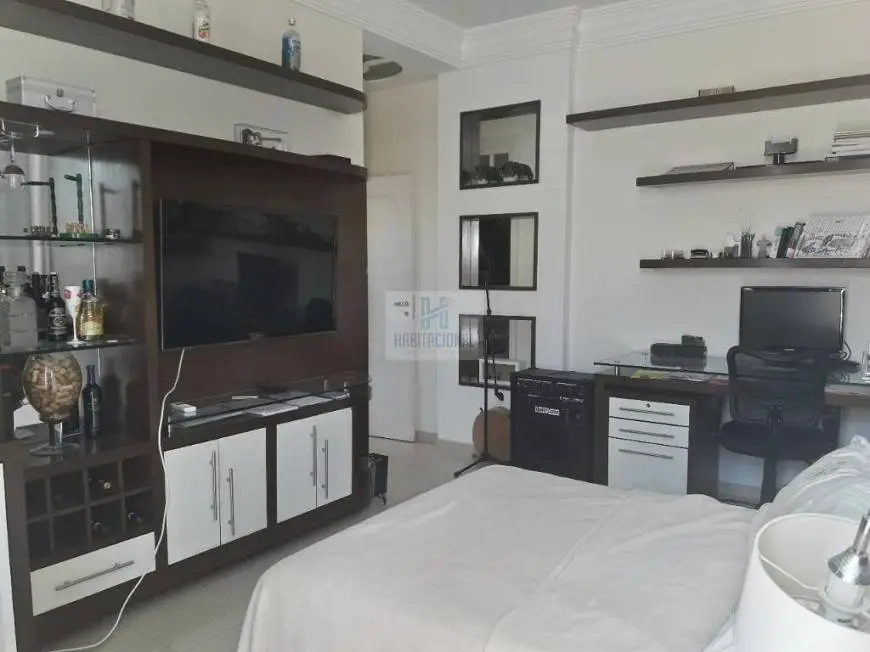 Foto 4 de Casa de Condomínio com 4 Quartos à venda, 800m² em Candelária, Natal