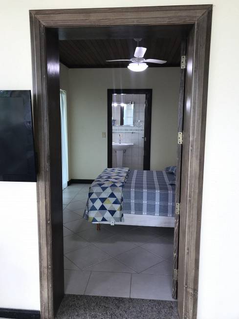 Foto 5 de Casa de Condomínio com 6 Quartos para alugar, 1200m² em Praia do Estaleiro, Balneário Camboriú