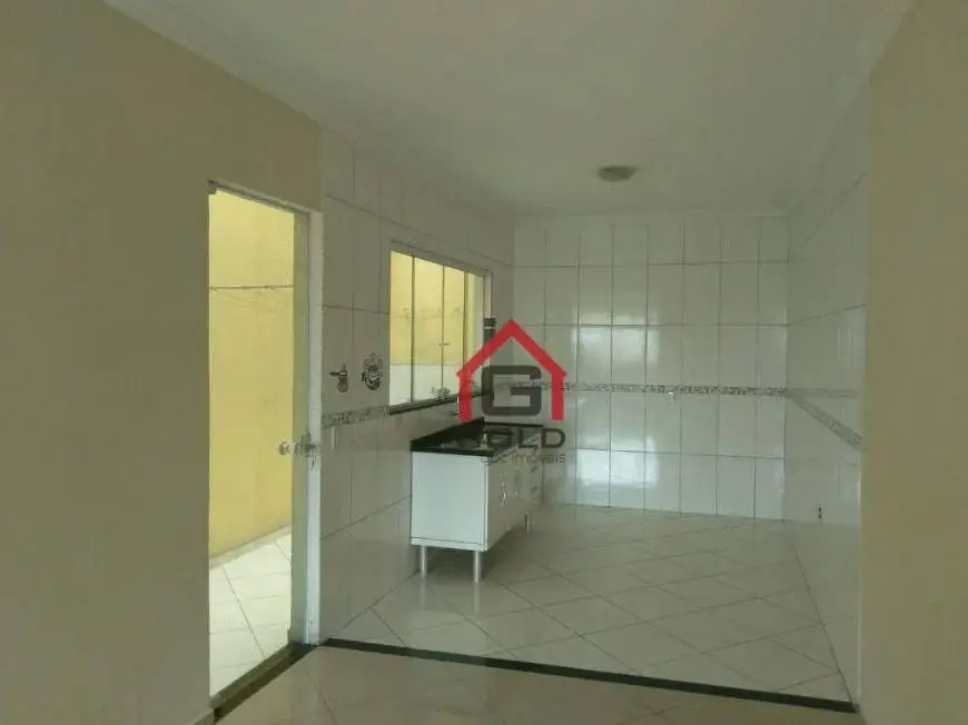 Foto 1 de Sobrado com 3 Quartos para alugar, 147m² em Vila Curuçá, Santo André